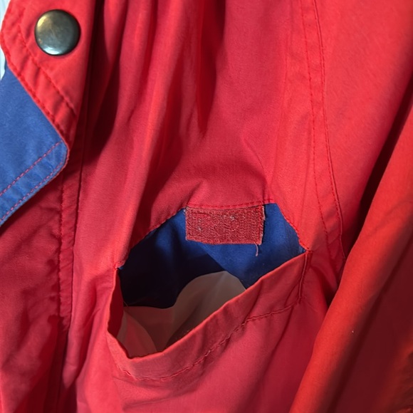 VINTAGE 80s Van Heusen Red Windbreaker Jacket with Striped Lining - Picture 8 of 12